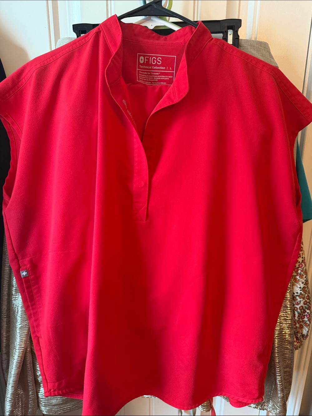 FIGS Women’s Red Mandarin Collar Sleeveless Top